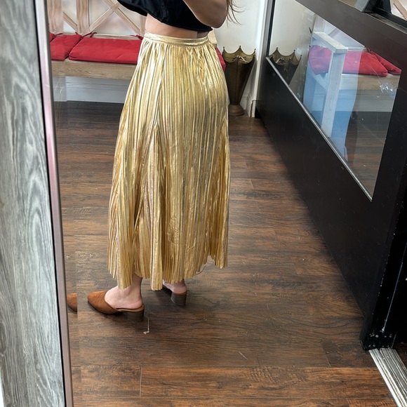 Anthropologie Mauve golden pleaded midi skirt - Picture 3 of 4